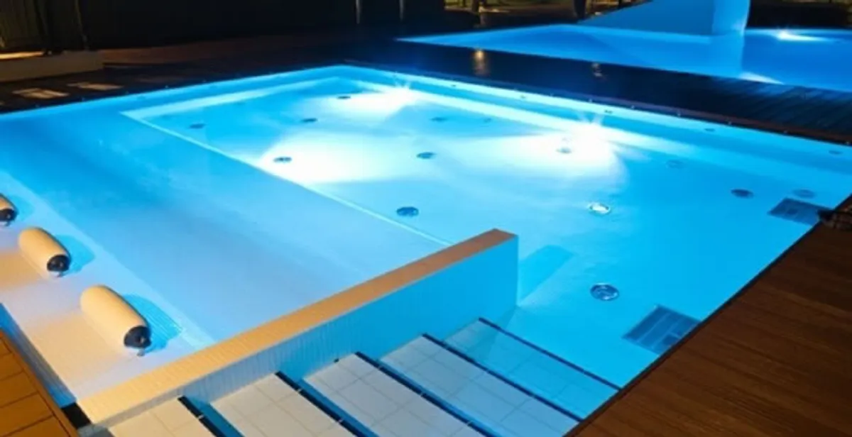 pool light installation and repair services providing modern illuminated pool lighting in Charleston, SC